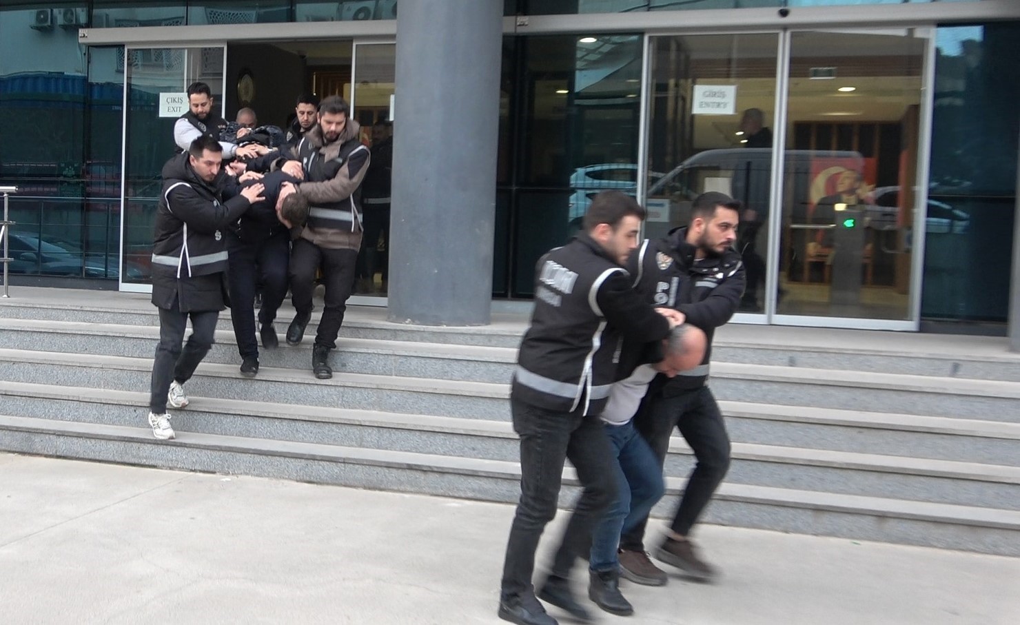 molotoflu saldiri kamerada suc orgutu ozel harek t baskiniyla yakalandilar 5