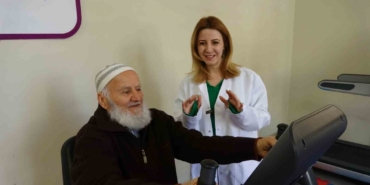 moral-evinin-renkli-kisiligi-cevresine-nese-saciyor-DN5vUHPU.jpg