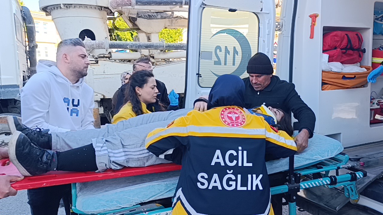 Motosiklet beton kamyonuna çarptı: 1 yaralı 7 motosiklet beton kamyonuna carpti 1 yarali 3