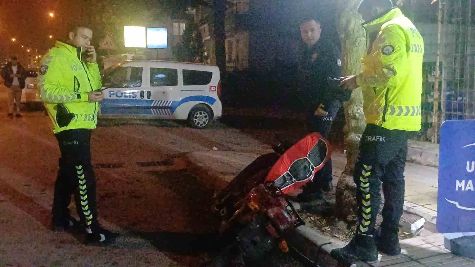Motosiklet çalan şüphelilerin üzerinden uyuşturucu çıktı: 3 gözaltı 7 motosiklet calan suphelilerin uzerinden uyusturucu cikti 3 gozalti 3 gzVKKnlB