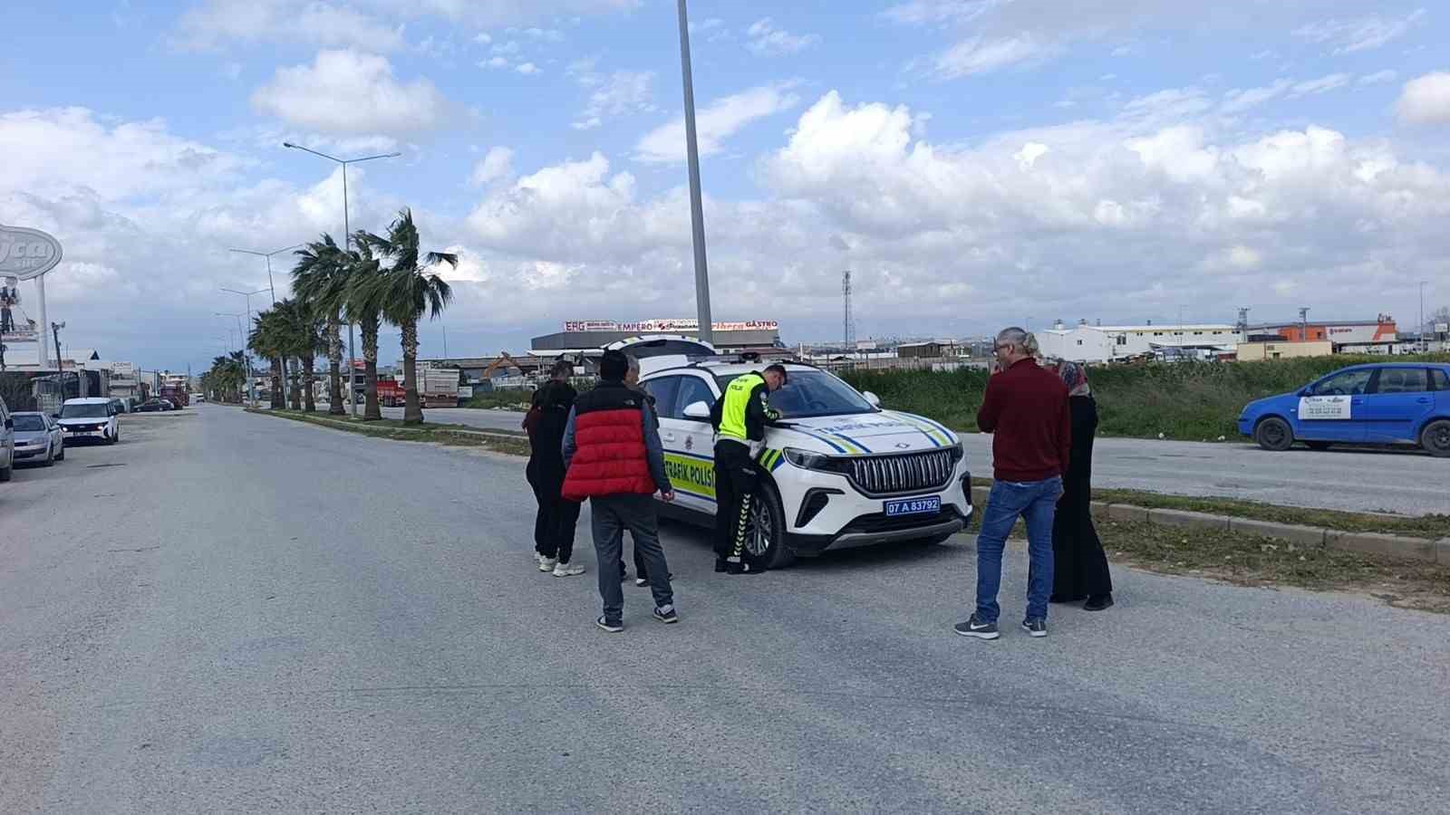 motosiklet ile hafif ticari arac carpisti 1 yarali 2 lWgTLWr4
