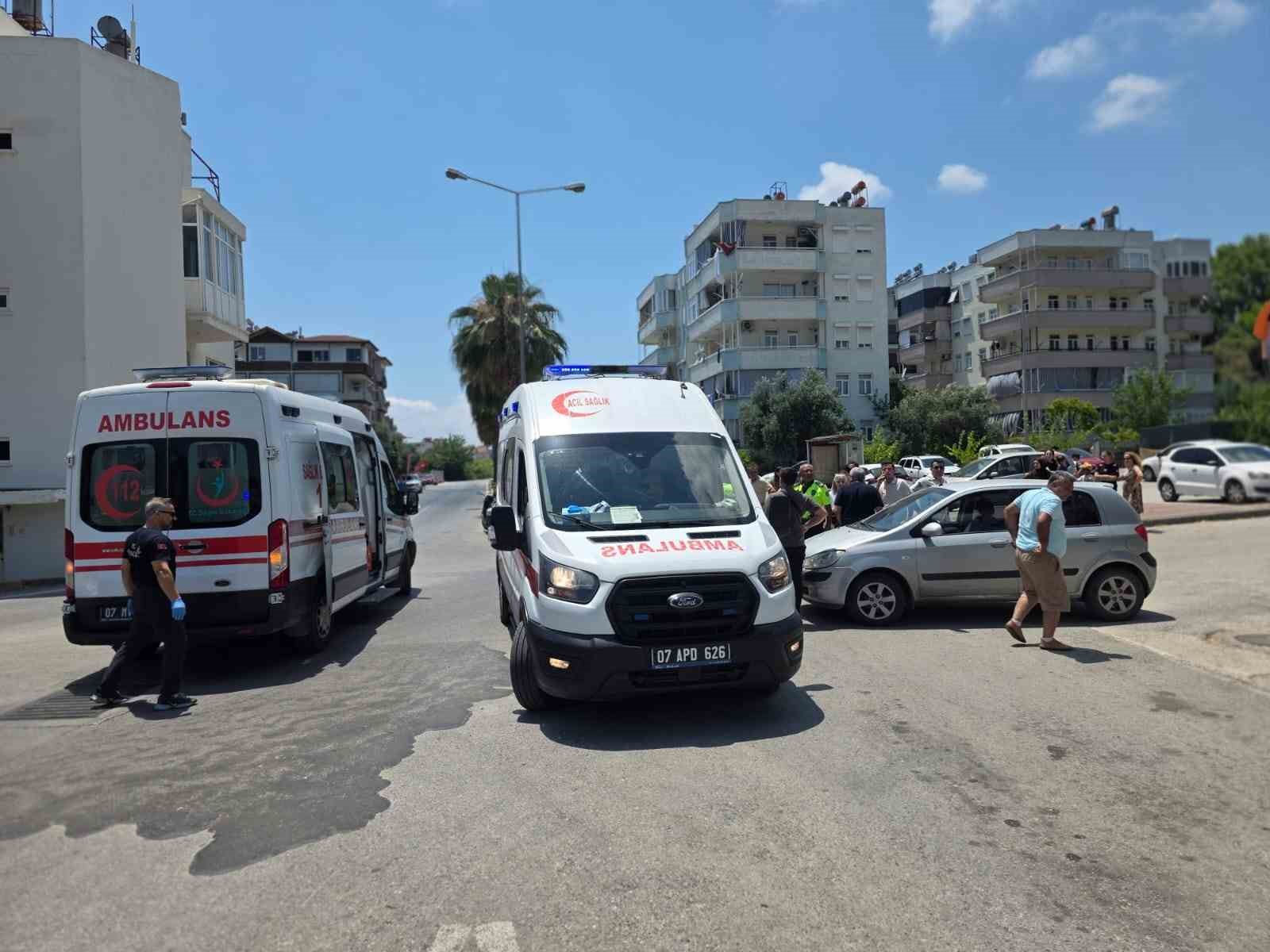 Motosiklet ile otomobil çarpıştı: 2 yaralı 4 motosiklet ile otomobil carpisti 2 yarali 0 RPu3dDyG