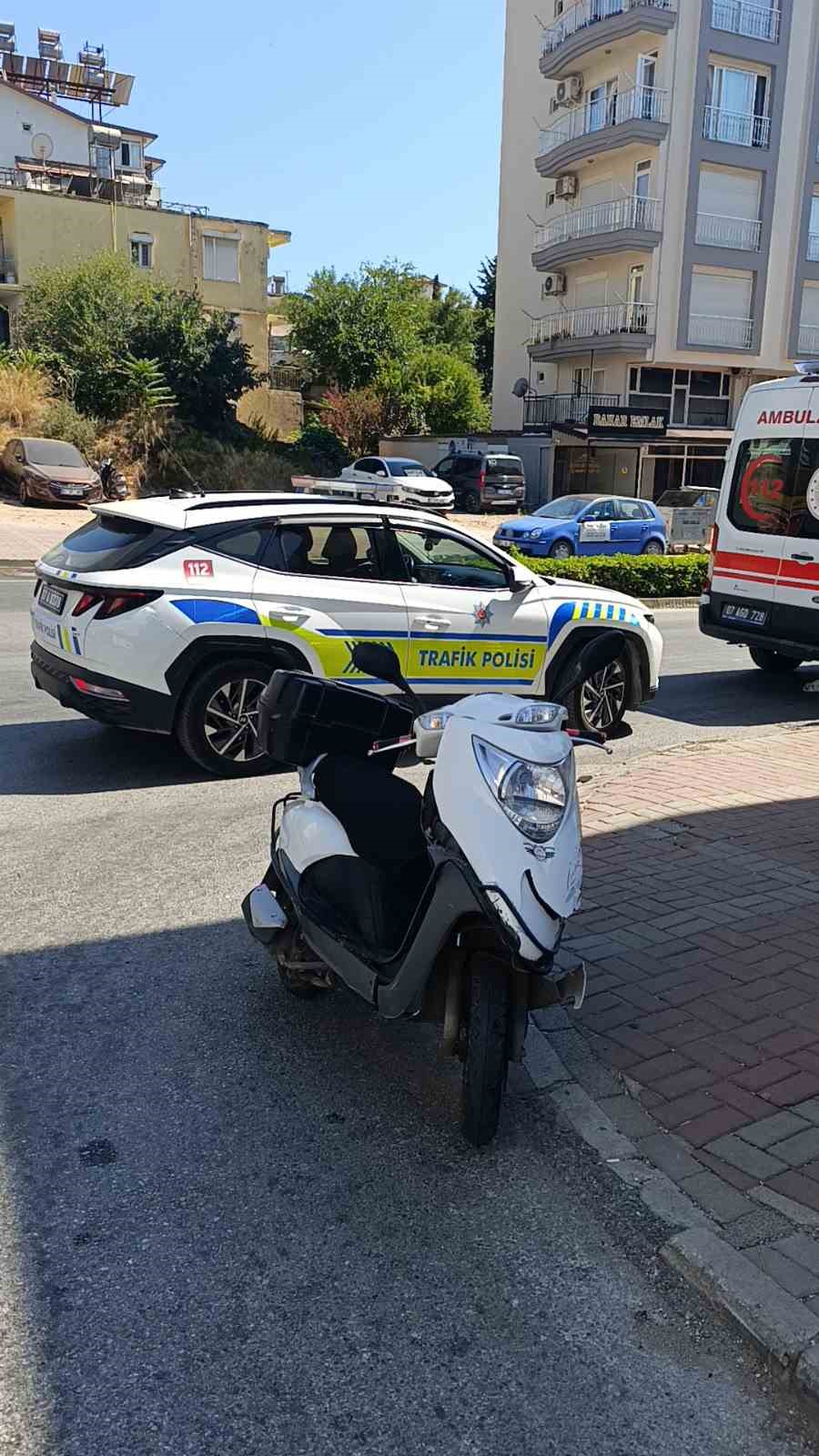 Motosiklet ile otomobil çarpıştı: 2 yaralı 8 motosiklet ile otomobil carpisti 2 yarali 4 tPYgtfDf