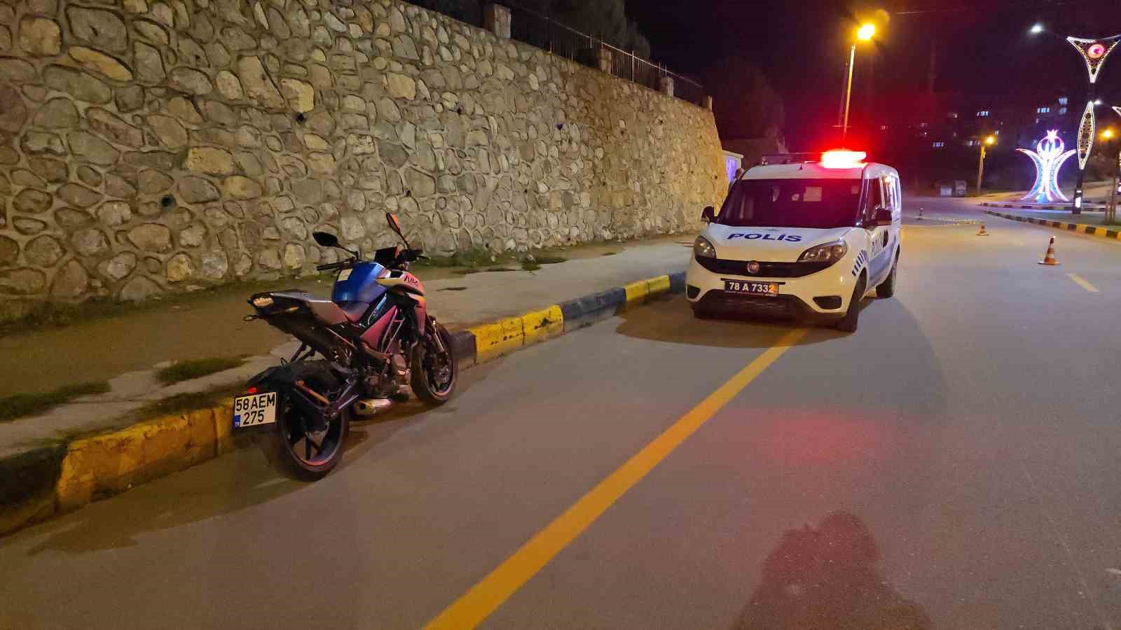 motosiklet kaldirima carpti 1 olu 1 yarali 3 fCezBtuX