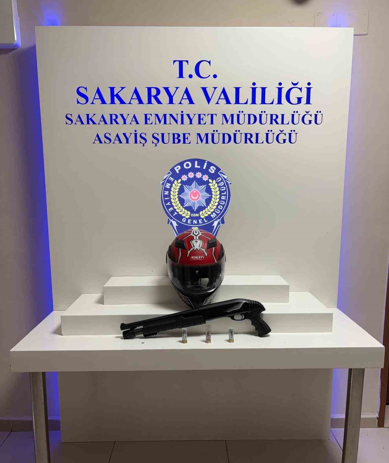 motosiklet kaskiyla geldi tufekle 2 kisiyi yaraladi 3 gozalti 0 eQ3W7cNv