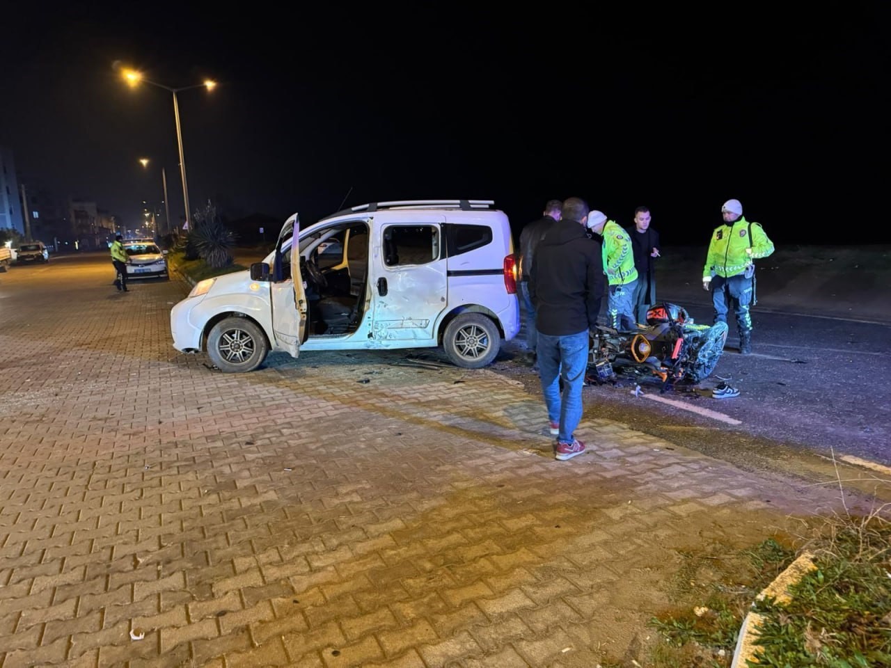 Motosiklet kazasında ağır yaralanmıştı, 17 gün sonra hayatını kaybetti 4 motosiklet kazasinda agir yaralanmisti 17 gun sonra hayatini kaybetti 0 l7J3JqC8