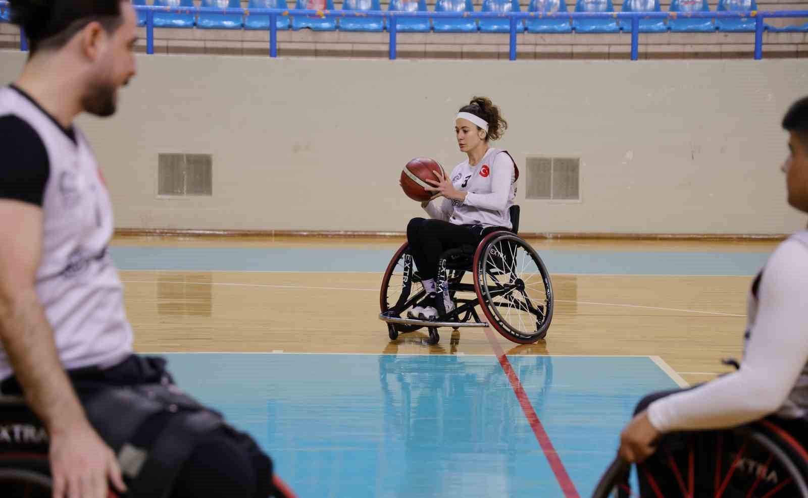 motosiklet kazasinda engelli kalan genc kiz hayata basketbolla tutundu 2 5SZj5fmX