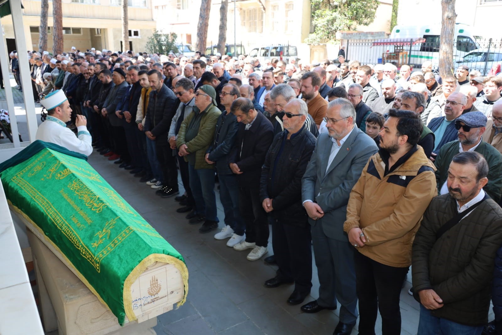 Motosiklet kazasında hayatını kaybeden 17 yaşındaki Ela son yolculuğuna uğurlandı 8 motosiklet kazasinda hayatini kaybeden 17 yasindaki ela son yolculuguna ugurlandi 4 wekUdE22