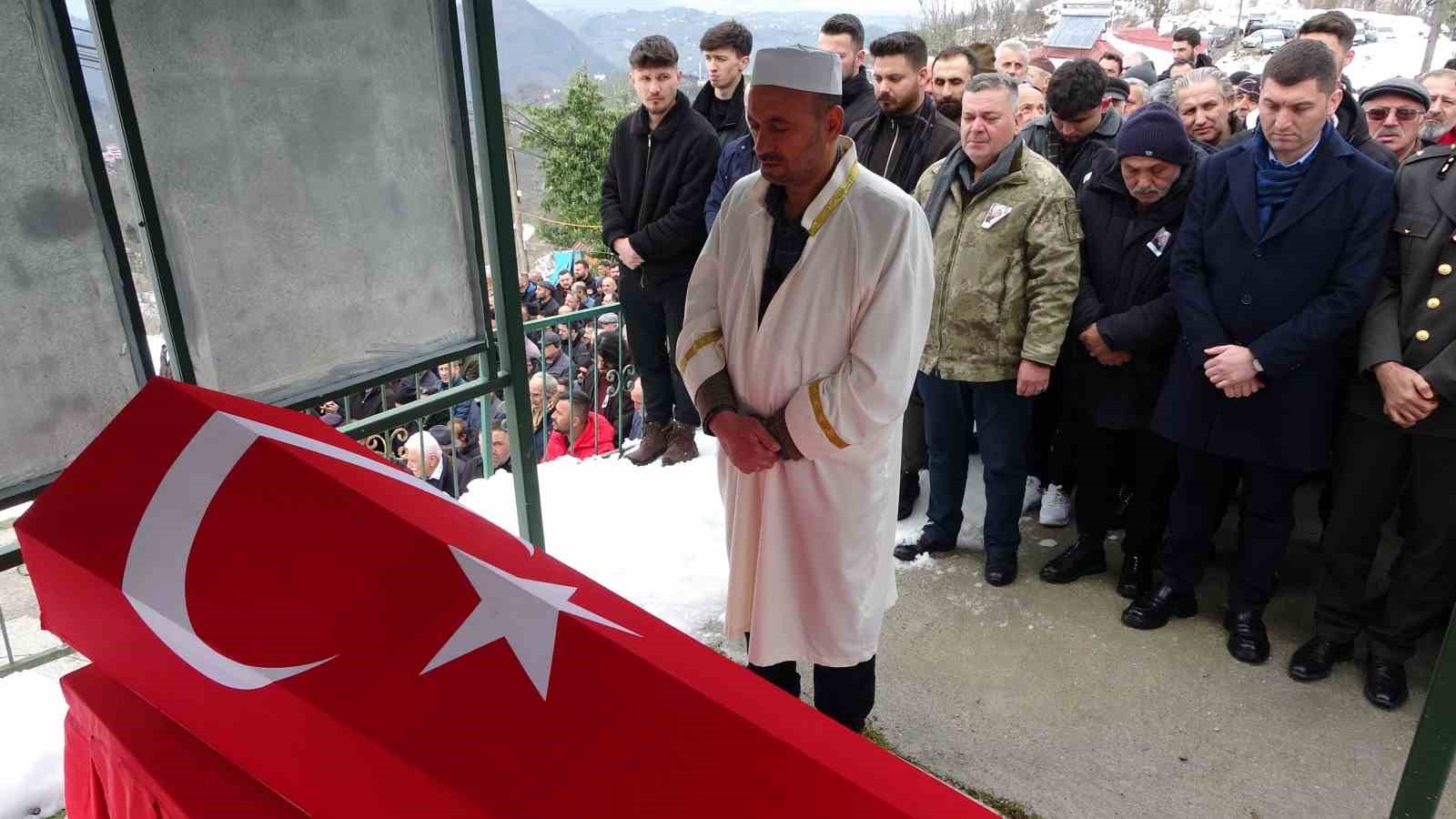 motosiklet kazasinda hayatini kaybeden astsubay orduda topraga verildi 0 UC6yNQSV
