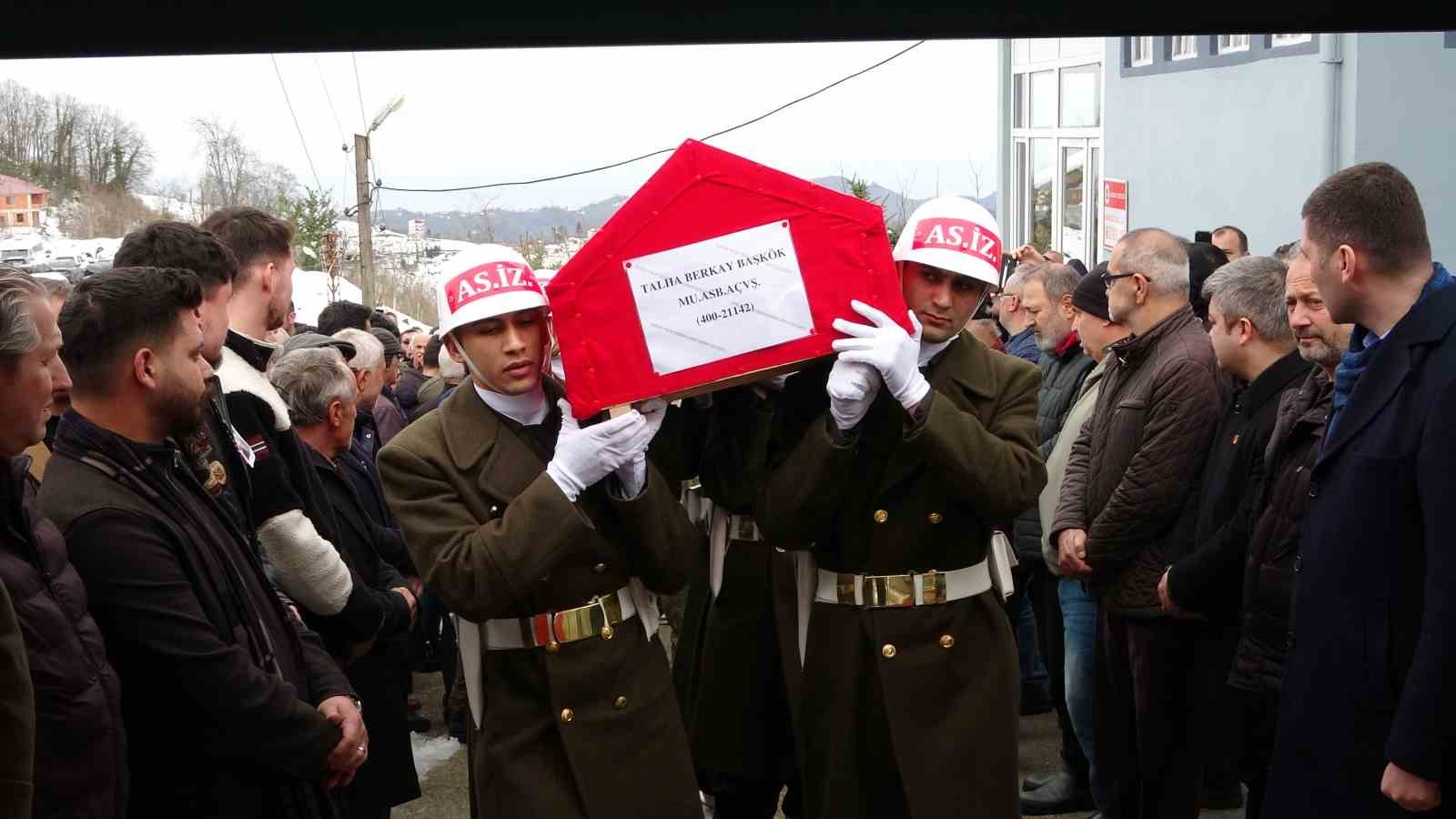 motosiklet kazasinda hayatini kaybeden astsubay orduda topraga verildi 3 zIOMYfeX