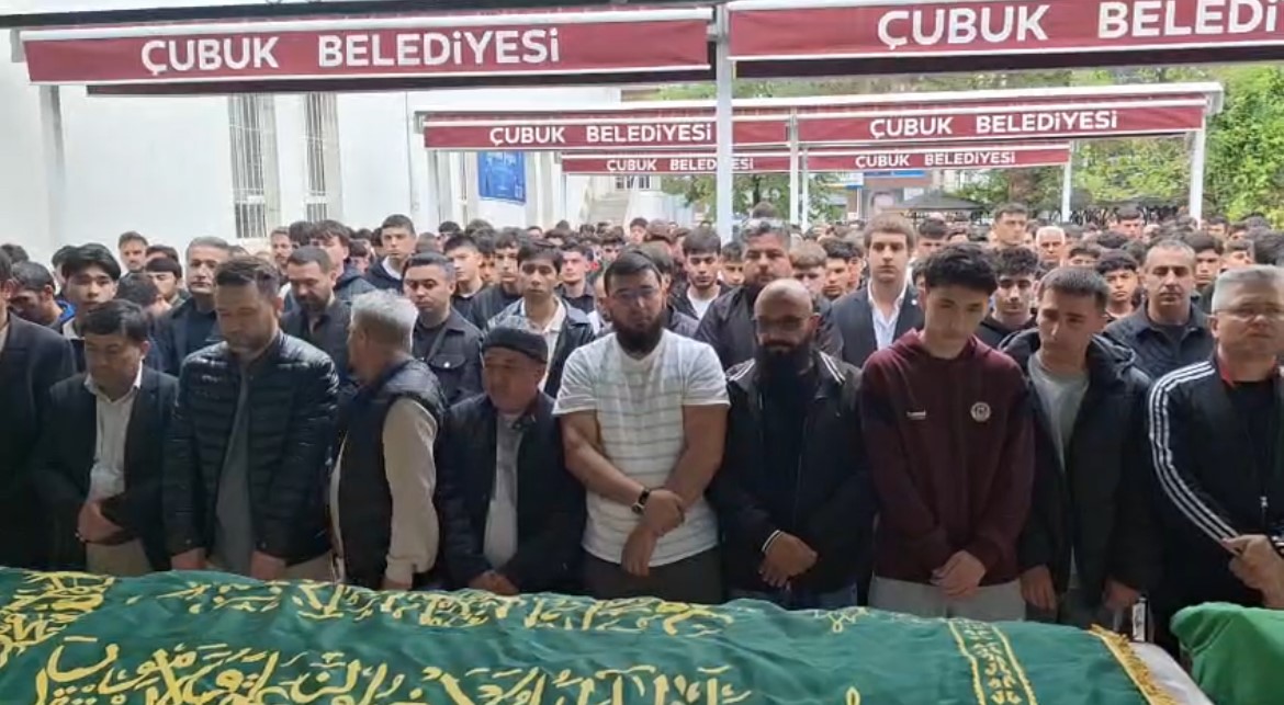 motosiklet kazasinda hayatini kaybeden genc futbolcu son yolculuguna ugurlandi 0 CPWNGKpm