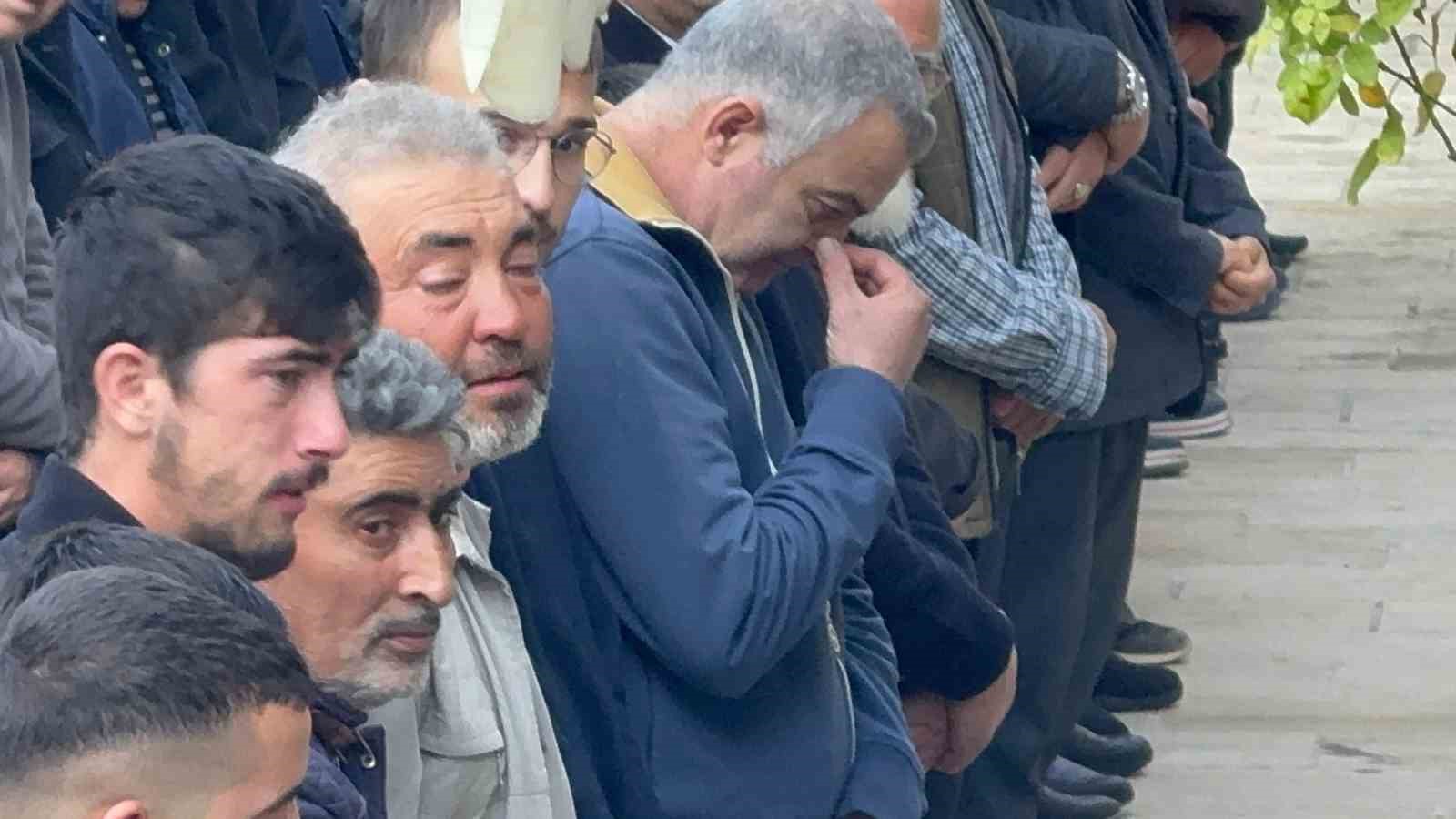 Motosiklet kazasında hayatını kaybeden genç, gözyaşlarıyla son yolculuğuna uğurlandı 7 motosiklet kazasinda hayatini kaybeden genc gozyaslariyla son yolculuguna ugurlandi 3 nAYQjJ6B