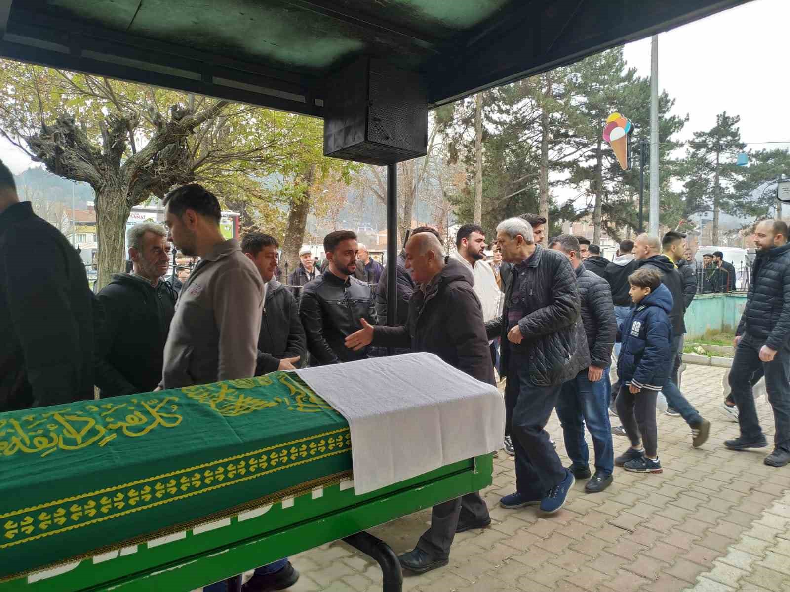 Motosiklet kazasında hayatını kaybeden genç son yolculuğuna uğurlandı 4 motosiklet kazasinda hayatini kaybeden genc son yolculuguna ugurlandi 0 9fpW1w1P