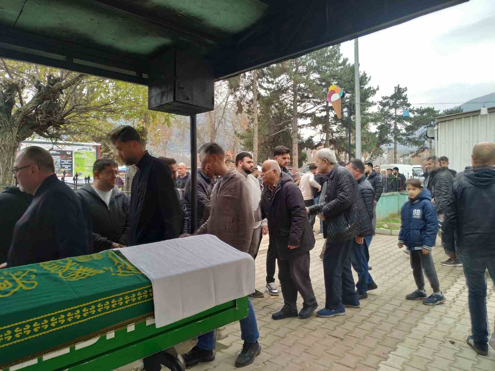 Motosiklet kazasında hayatını kaybeden genç son yolculuğuna uğurlandı 6 motosiklet kazasinda hayatini kaybeden genc son yolculuguna ugurlandi 2 F6TX8I5Q