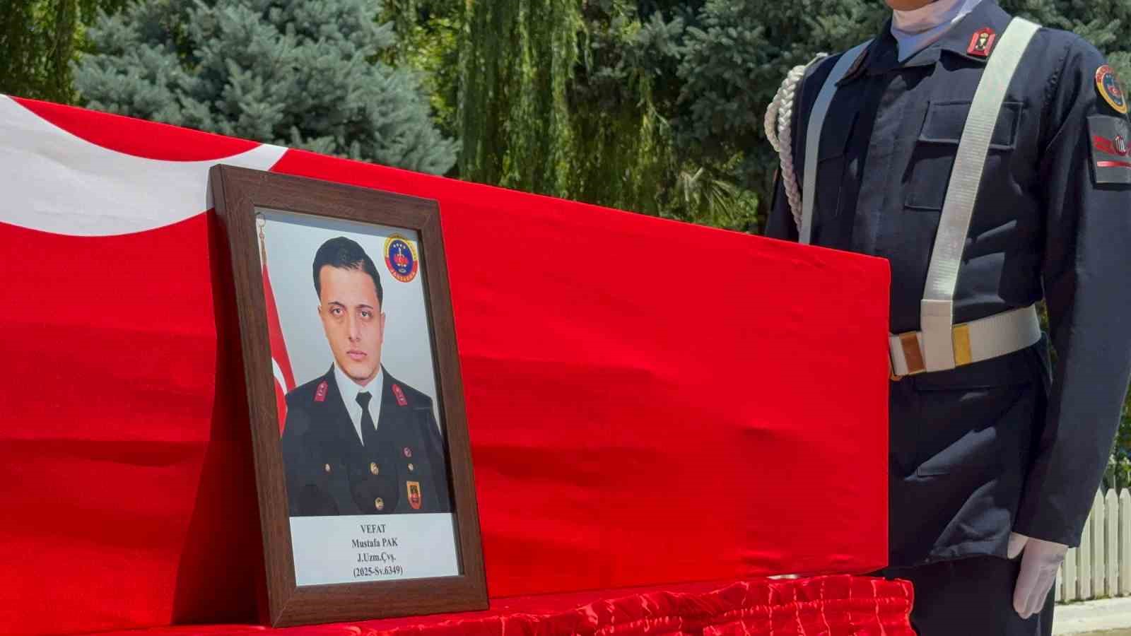 motosiklet kazasinda hayatini kaybeden jandarma personeline son gorev 1 1vAXmsTP
