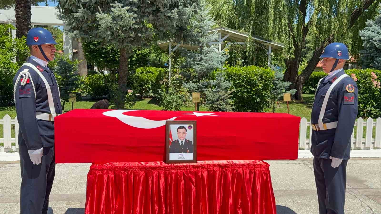 motosiklet kazasinda hayatini kaybeden jandarma personeline son gorev 2 sU468w41