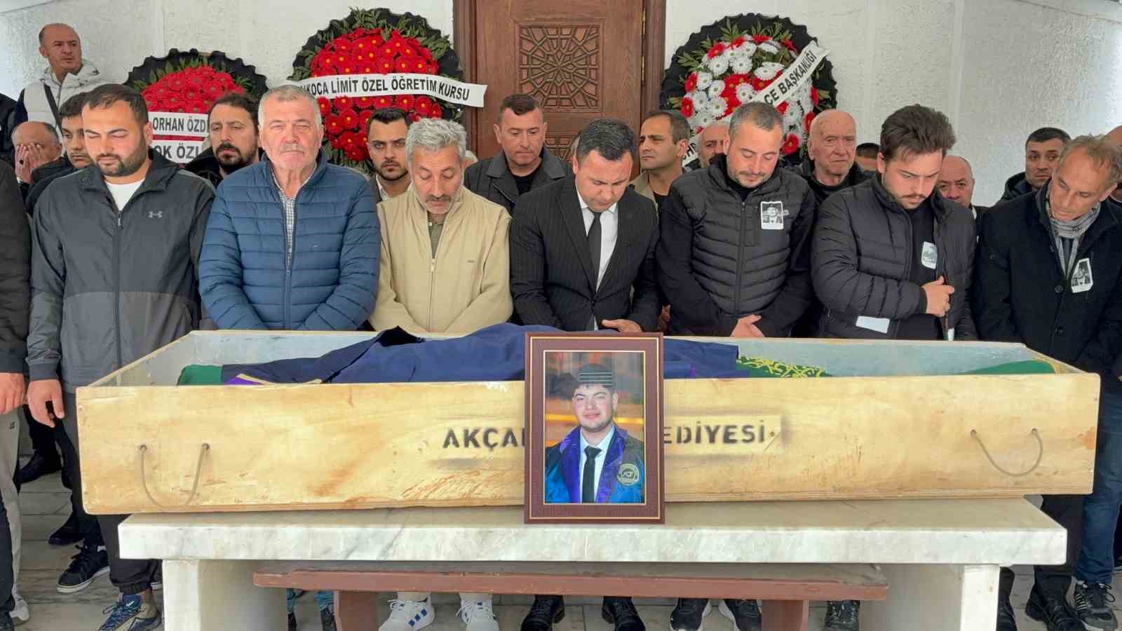 motosiklet kazasinda hayatini kaybeden lise ogrencisi son yolculuguna ugurlandi 0