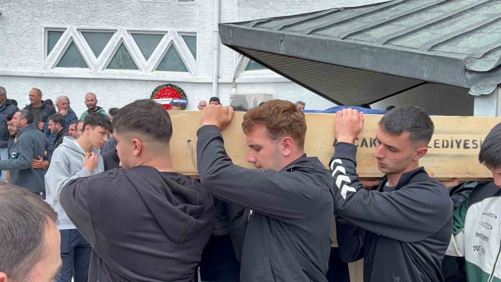 motosiklet kazasinda hayatini kaybeden lise ogrencisi son yolculuguna ugurlandi 1 zKjHOLm8