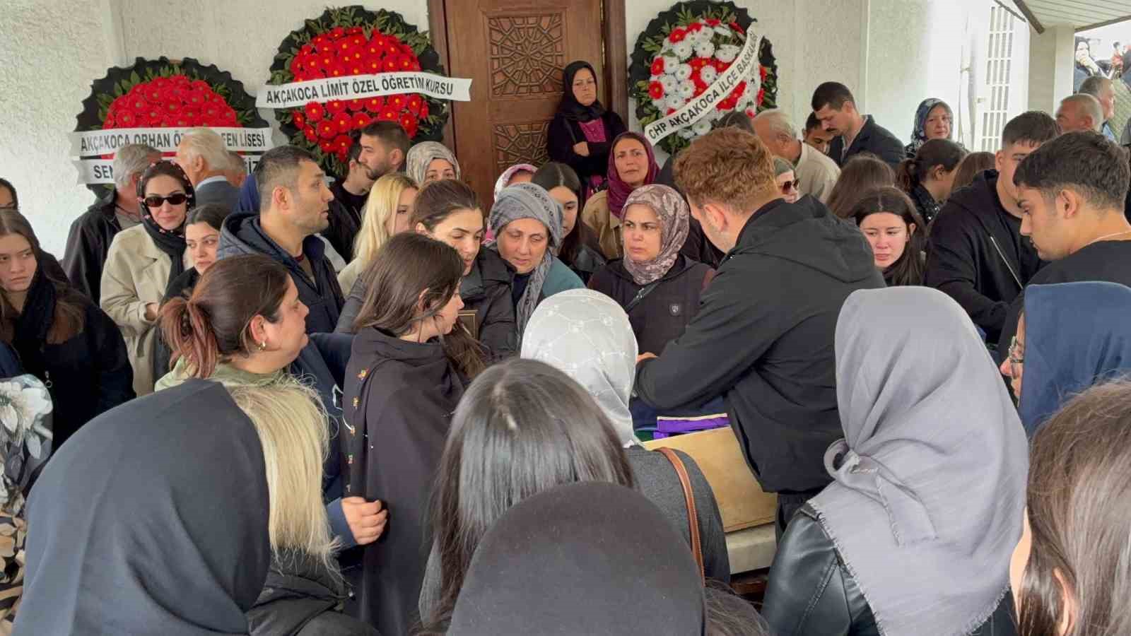 motosiklet kazasinda hayatini kaybeden lise ogrencisi son yolculuguna ugurlandi 2 JTJPhCiM
