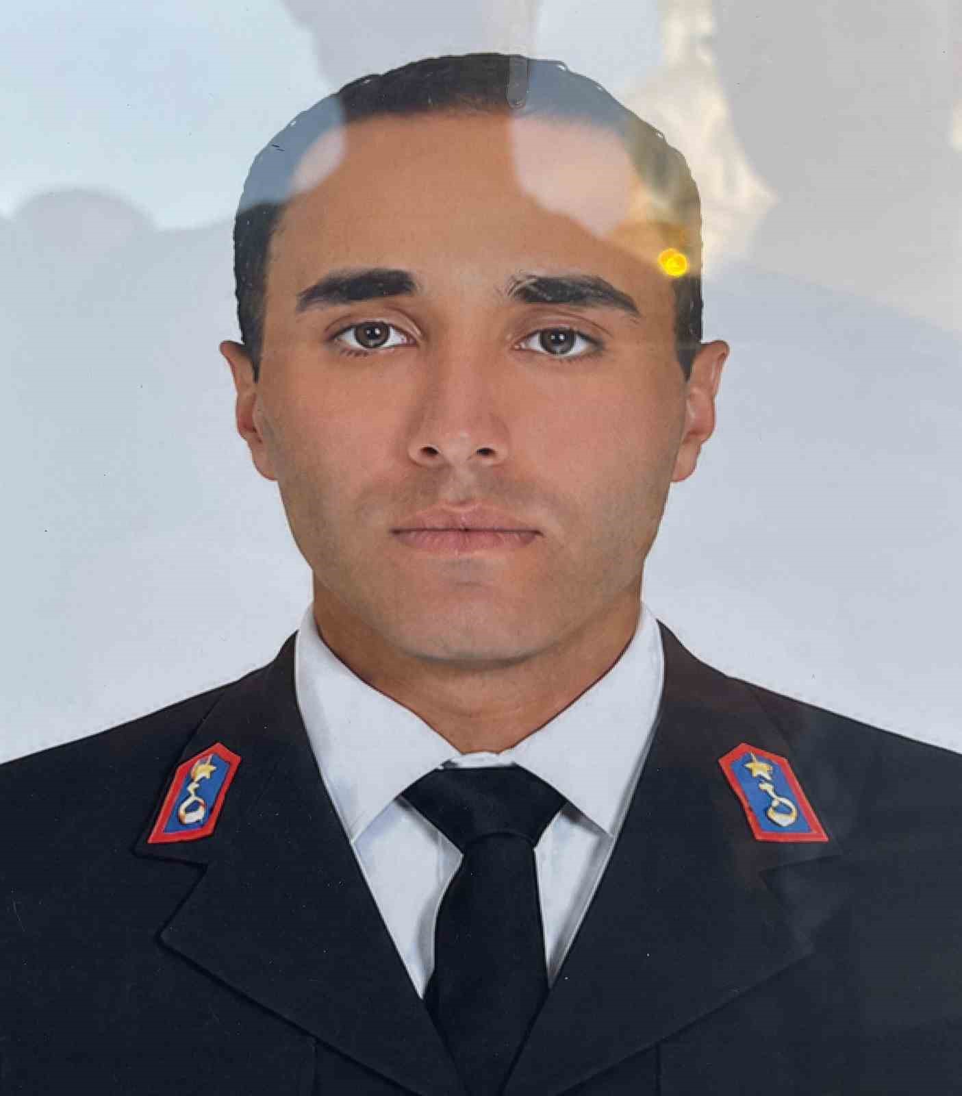 Motosiklet kazasında vefat eden Uzman Çavuş Çetin son yolcuğuna uğurlandı 5 motosiklet kazasinda vefat eden uzman cavus cetin son yolcuguna ugurlandi 1 uRe7ilUn