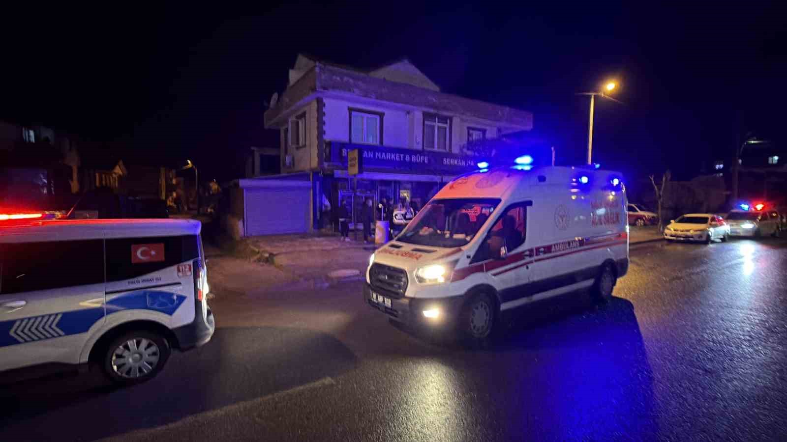 motosiklet kazasinda yaralanip hastaneye gitmek istemeyen genci polis ikna etti 1 UXc5UlRD