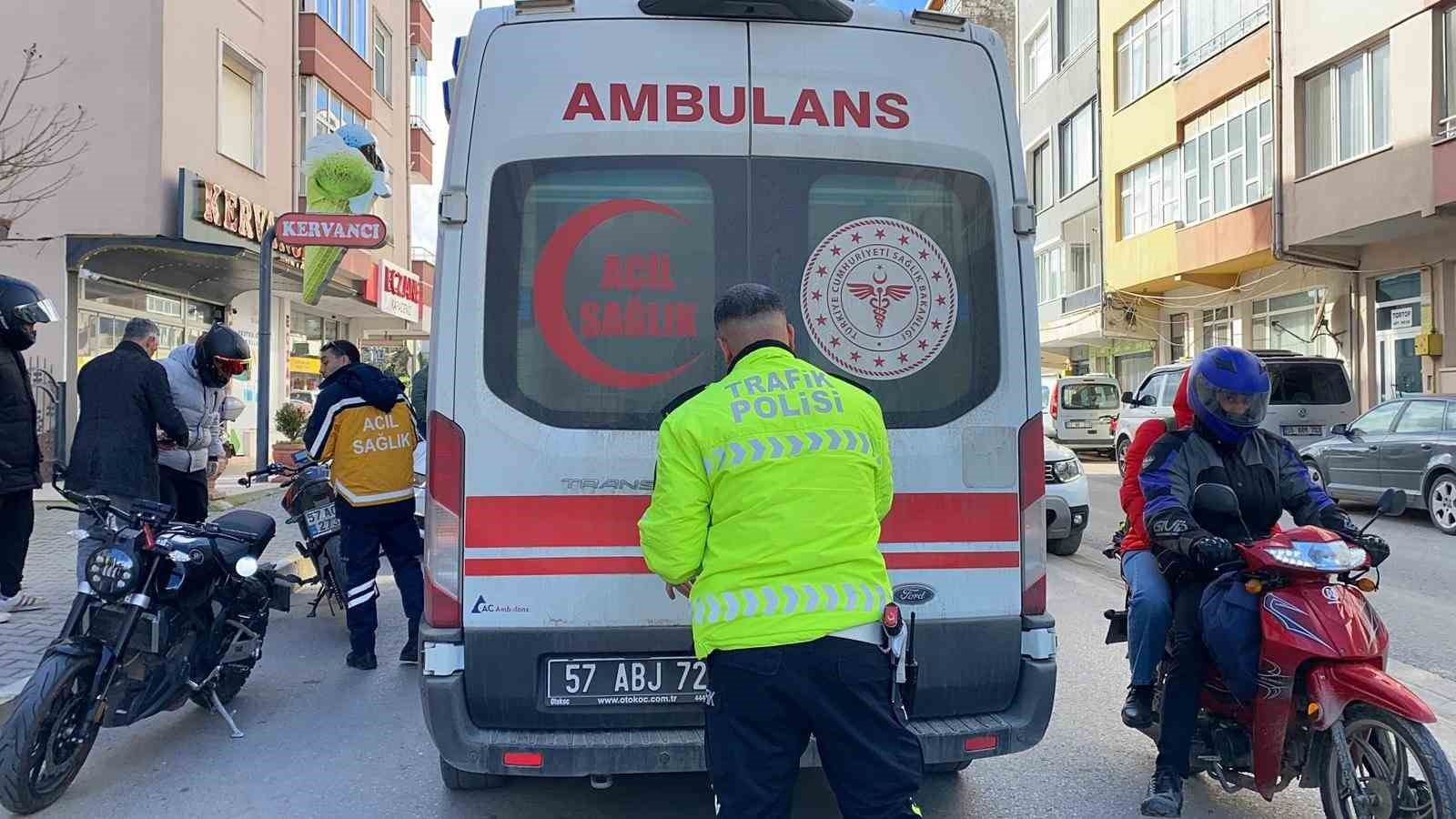 motosiklet otomobile arkadan carpti 1 yarali 3 Hq3PIIaE