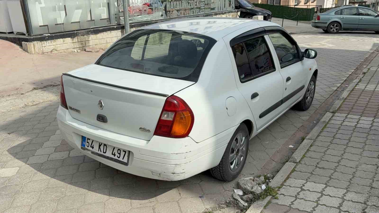 motosiklet otomobile carpti 2 kardes yaralandi 6 XeMjrNYl