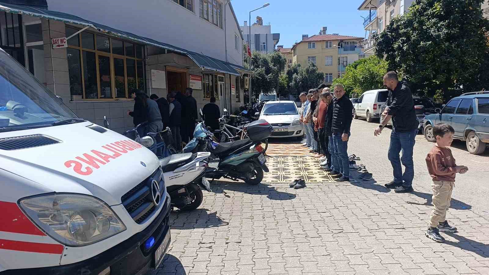 Motosiklet otomobile çarptı , o anlar güvenlik kamerasına yansıdı:1 yaralı 5 motosiklet otomobile carpti o anlar guvenlik kamerasina yansidi1 yarali 1 qpIaYgmW