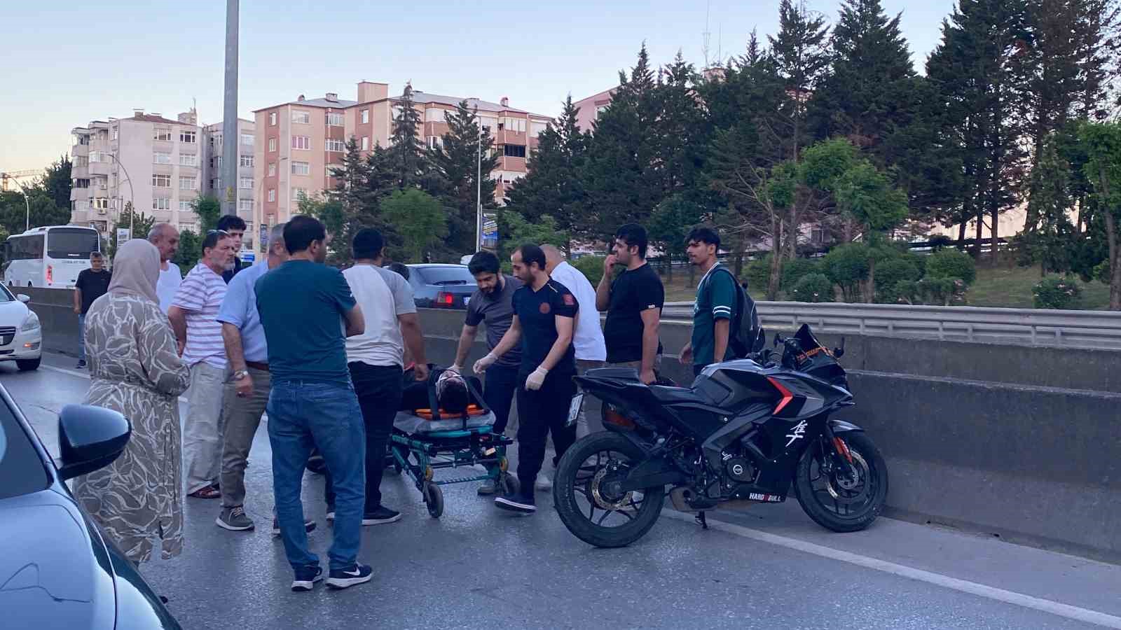 Motosiklet otomobile çarptı: Sürücü ağır yaralandı 6 motosiklet otomobile carpti surucu agir yaralandi 2 a8l2IRU8