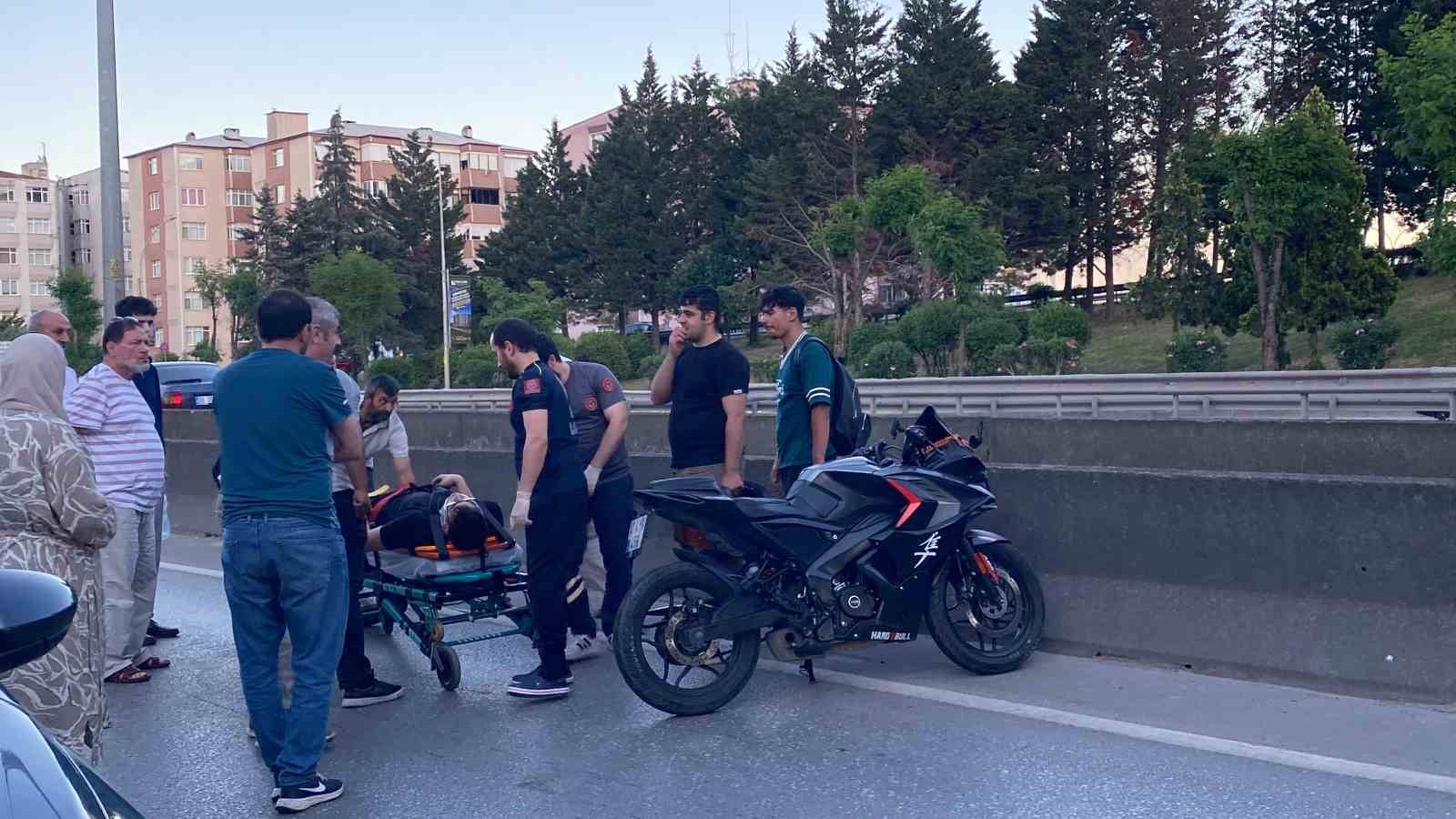 Motosiklet otomobile çarptı: Sürücü ağır yaralandı 8 motosiklet otomobile carpti surucu agir yaralandi 4 vMUFcVn5