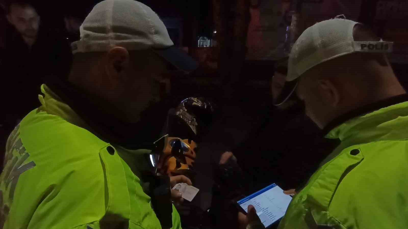Motosiklet sürücülerine eldiven zorunluluğu: Tekirdağ’da denetimler başladı 6 motosiklet suruculerine eldiven zorunlulugu tekirdagda denetimler basladi 2 WVhBlzqs