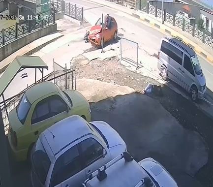 Motosiklet sürücüsü hayatını kaybetmişti, kaza anı kameralara yansıdı 5 motosiklet surucusu hayatini kaybetmisti kaza ani kameralara yansidi 1