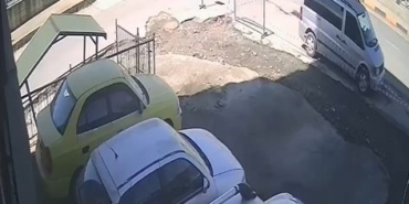 motosiklet-surucusu-hayatini-kaybetmisti-kaza-ani-kameralara-yansidi-KubVyCiW.jpg