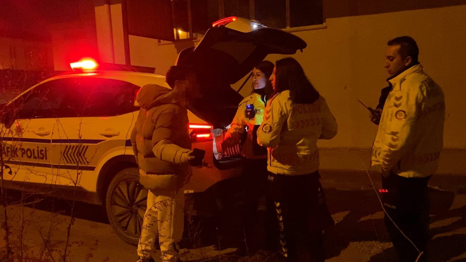 motosiklet surucusu hem ehliyetsiz hem alkollu cikti 2 EysjILna