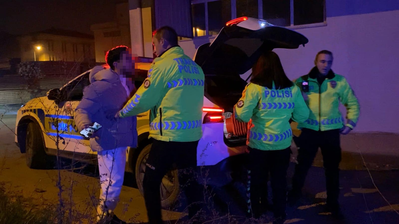 motosiklet surucusu hem ehliyetsiz hem alkollu cikti 3 vwbVnv3K