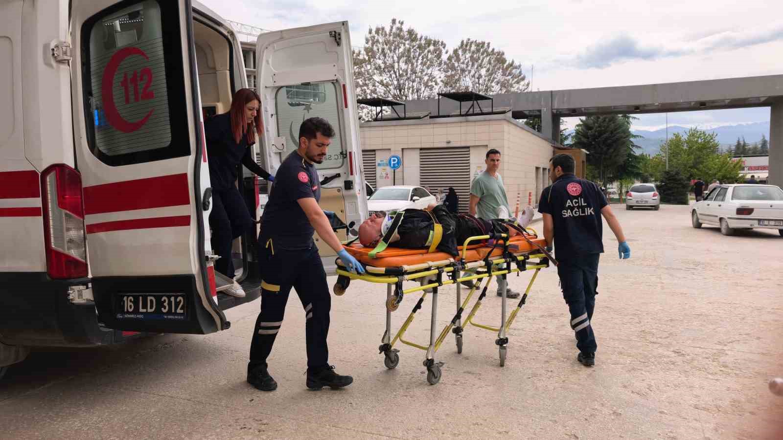 motosiklet surucusu kazada yaralandi 1 S6JwDmim