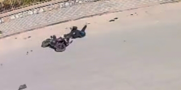 motosiklet-surucusu-olumden-dondu-h3Dk6CIA.jpg