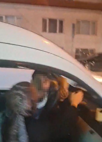 motosiklet surucusune yumruklu saldiri kamerada 1 IOyvVCjq