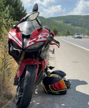 motosiklet-tira-arkadan-carpti-2-yarali-izzPBdYc.jpg