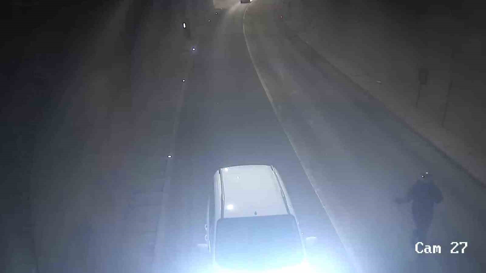 motosiklet tunelde sollama yaparken devrildi 1 NELzMTUI