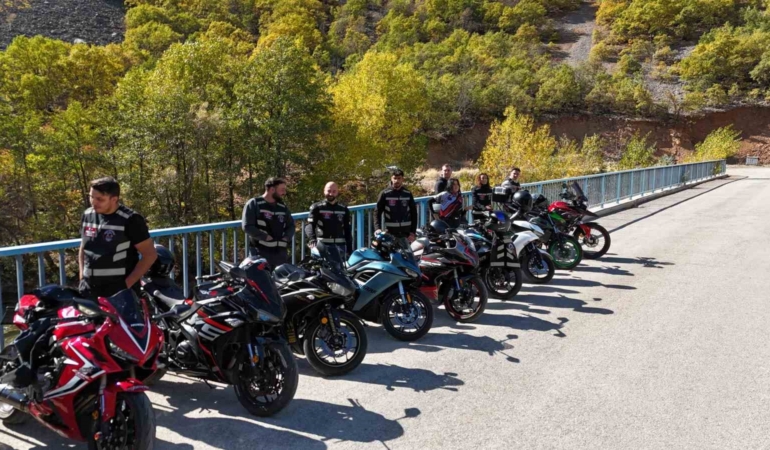 motosiklet-tutkunlari-gencleri-kotu-aliskanliklardan-uzak-tutmak-icin-dernek-kurdu-GlN778SG.jpg