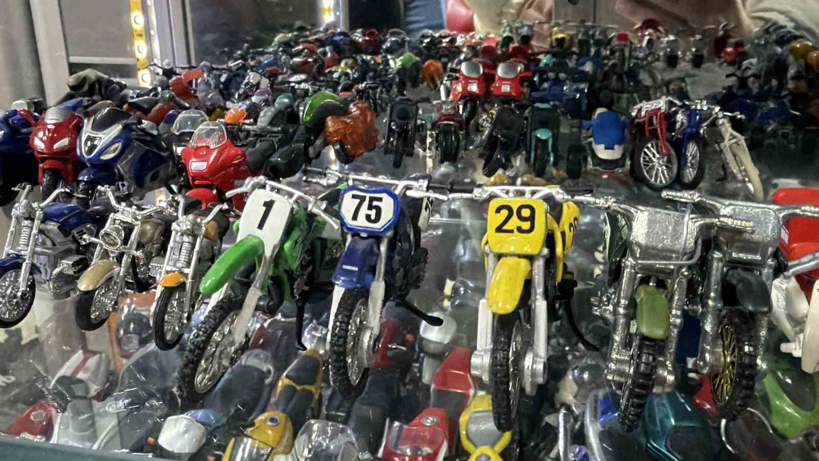 motosiklet tutkusunu koleksiyona cevirdi 2 iVXJjpPE