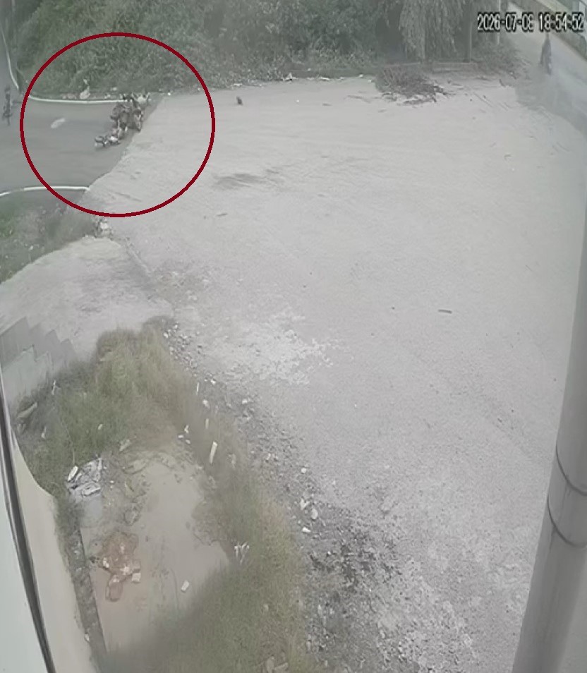 Motosiklet ve bisikletli çocuğun çarpıştığı anlar kamerada 6 motosiklet ve bisikletli cocugun carpistigi anlar kamerada 2 vkmIkhTX