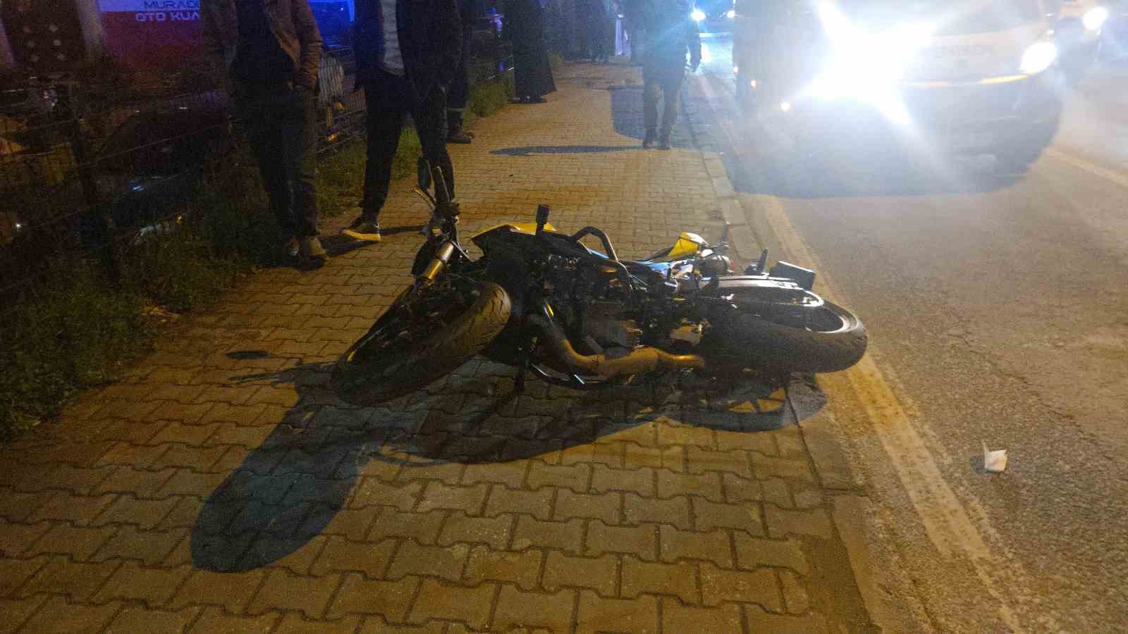 motosiklet yayaya carpti 2 yarali 2 IOEGhss1
