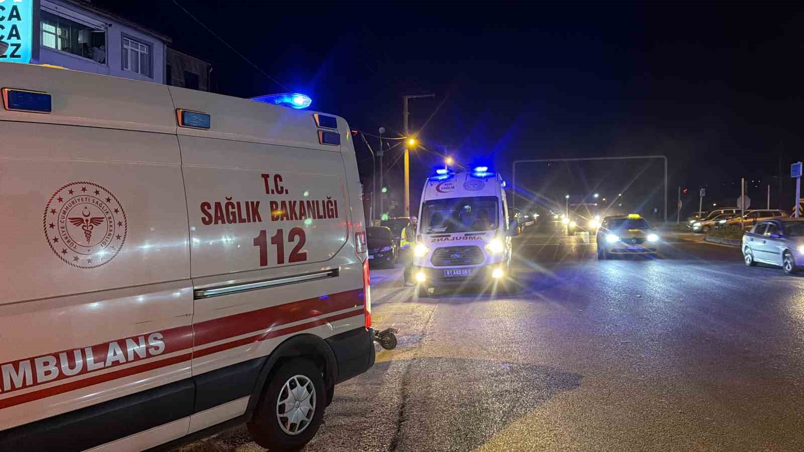 motosiklet yolun karsisina gecmeye calisan adama carpti 3 yarali 1 t8I1G1RJ