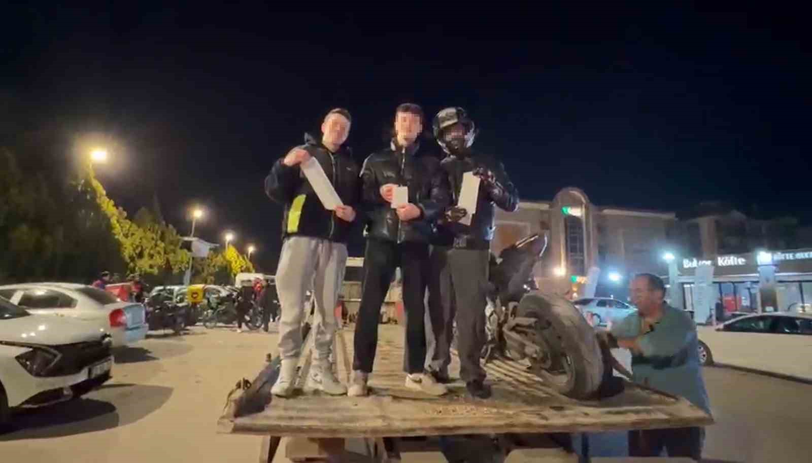 Motosikleti bağlanan sürücü 58 bin TL’lik ceza tutanağı ile poz verdi 4 motosikleti baglanan surucu 58 bin tllik ceza tutanagi ile poz verdi 0 5rRahpb3