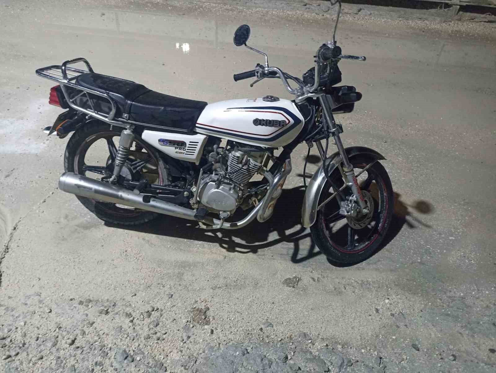 motosikleti rahat tavirlarla calan hirsizin o anlari kamerada 2 hl5f6DOy