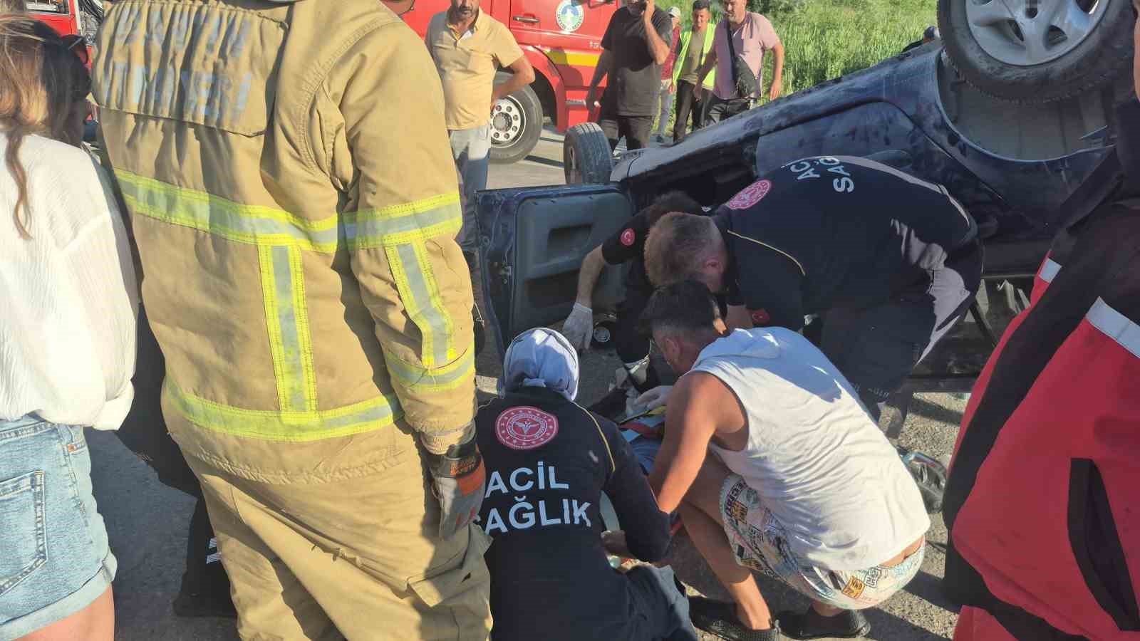motosikletin carptigi otomobil devirildi 4 yarali 3 1Hfm2wFN
