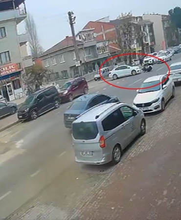 motosikletin-devrildigi-kaza-ani-kamerada-1-yarali-BOtAmkYw.jpg