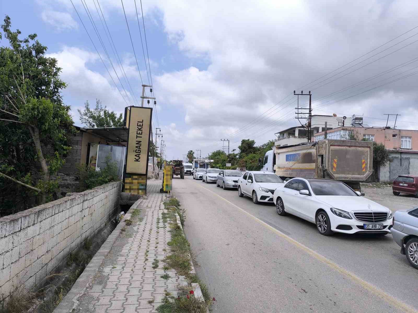 Motosikletin, dönüş yapmak isteyen otomobile ok gibi saplandığı anlar kameraya yansıdı 5 motosikletin donus yapmak isteyen otomobile ok gibi saplandigi anlar kameraya yansidi 1 iJgE3QQi